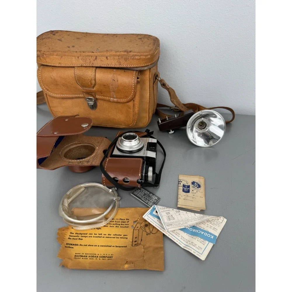 Vintage Kodak Pony ii Camera w/ Case, Pigskin Leather Bag & Accesories Untested